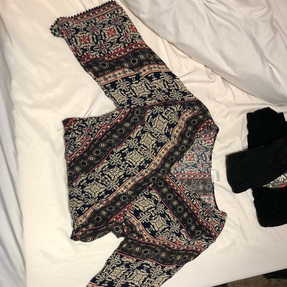 Aztec Print  cropped Shirt size small